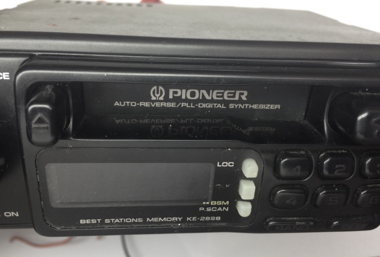 Pioneer Super Tuner Car Stereo Cassette AM/FM KE2828 Radio Receiver