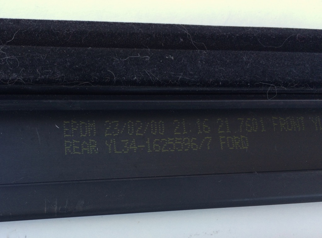 Windshield trim rubber ford #8